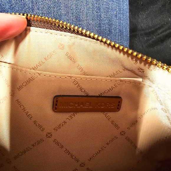 Michael Kors Large Signature Logo Brown Clutch Bag Wallet Wristlet - Picture 4 of 8